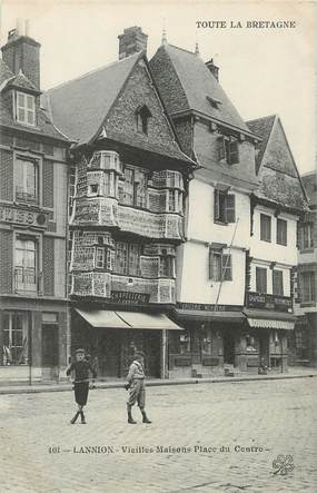 / CPA FRANCE 22 "Lannion, vieilles maisons place du centre" / PRECURSEUR, avant 1900 