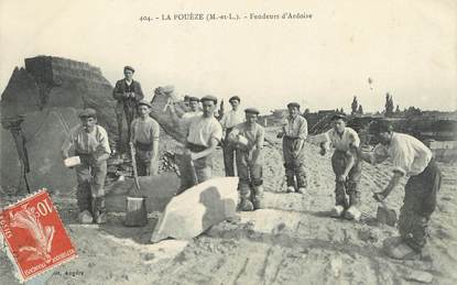 / CPA FRANCE 49 "La Pouèze, fendeurs d'Ardoise" / PRECURSEUR, avant 1900 