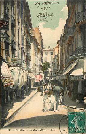 CPA FRANCE 83 "Toulon, la Rue d'Alger"