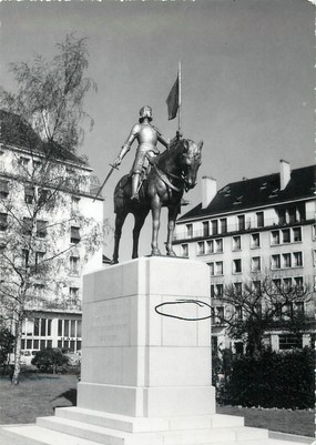 / CPSM FRANCE 14 "Caen, statue de Jeanne d'Arc"