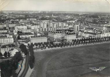 / CPSM FRANCE 14 "Caen, la prairie et vue générale vers le quartier Saint Jean"