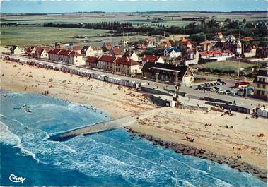 / CPSM FRANCE 14 "Courseulles, vue aérienne, la plage"