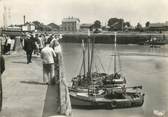 14 Calvado / CPSM FRANCE 14 "Honfleur, la réparation des filets" / BATEAU