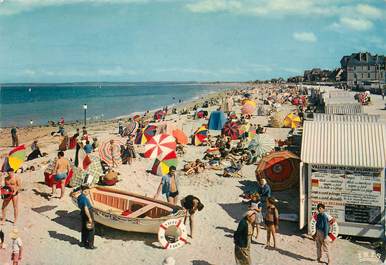 / CPSM FRANCE 14 "Lion sur Mer, la plage et les villas"