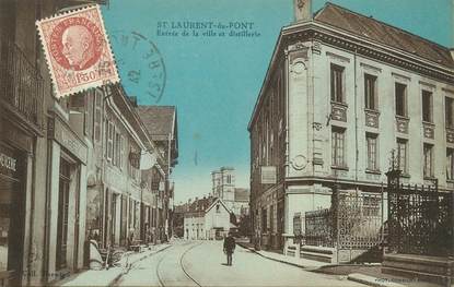 / CPA FRANCE 38 "Saint Laurent du pont, entrée de la ville et distillerie"