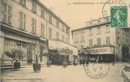 84 Vaucluse / CPA FRANCE 84 "Valréas, la Grand'place"