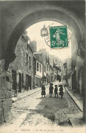 / CPA FRANCE 22 "Dinan, la rue du Jerzual "