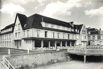 / CPSM FRANCE 14 "Saint Aubin sur Mer, Hôtel Clos Normand"