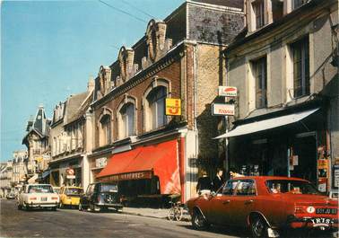 / CPSM FRANCE 14 "Saint Pierre sur Dives, la rue de Falaise"
