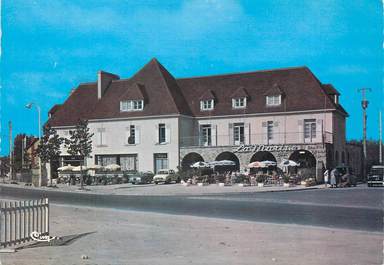 / CPSM FRANCE 14 "Ouistreham, Le Bar Tabac de la Marine "