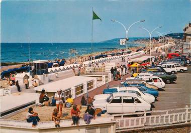 / CPSM FRANCE 14 "Villers sur Mer, la plage vers Deauville" / AUTOMOBILE