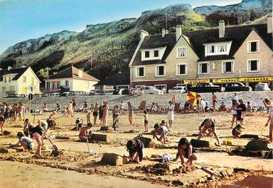 / CPSM FRANCE 14 "Vierville sur Mer, châteaux de sable devant la digue"