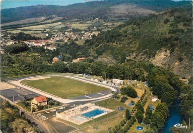 / CPSM FRANCE 15 "Massiac, vue aérienne" / STADE