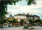 15 Cantal / CPSM FRANCE 15 "Maurs La Jolie, la place et l'église"