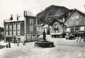 15 Cantal / CPSM FRANCE 15 "Murat, place du Planot et rocher de Bonnevie"