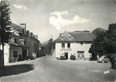 / CPSM FRANCE 15 "Mandailles, place du Mas"