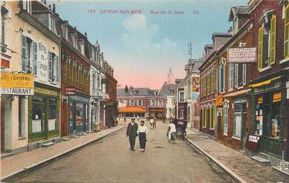 / CPA FRANCE 80 "Cayeux sur Mer, la rue de la gare"