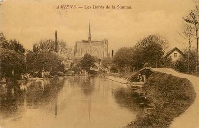 / CPA FRANCE 80 "Amiens, les bords de la somme"