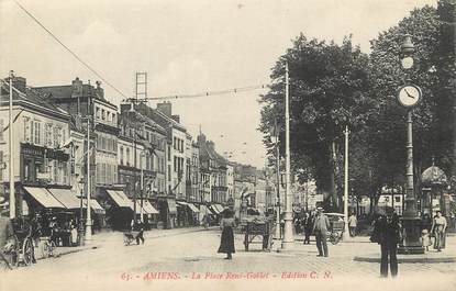 / CPA FRANCE 80 "Amiens, la place Renée Goblet"