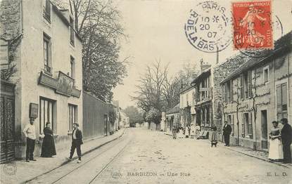 / CPA FRANCE 77 "Barbizon, une rue"