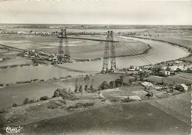 CPSM FRANCE 17 "Rochefort sur Mer, vue aérienne sur le pont transbordeur"