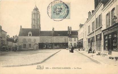 / CPA FRANCE 77 "Chateau Landon, la place"
