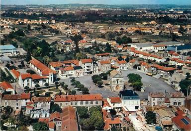 / CPSM FRANCE 16 "Angoulème, vue aérienne, Saint Cybard"