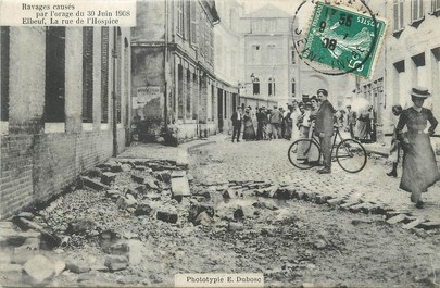 / CPA FRANCE 76 "Elbeuf, ravages causés par l'orage du 30 juin 1908, la rue de l'Hospice"