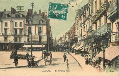 / CPA FRANCE 76 "Dieppe, la grande rue"