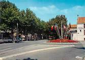 17 Charente Maritime / CPSM FRANCE 17 "Chatelaillon plage, la place"