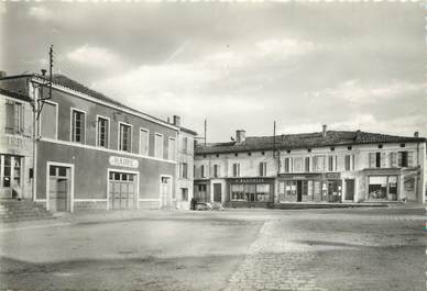 / CPSM FRANCE 17 "Archiac, place de la mairie"