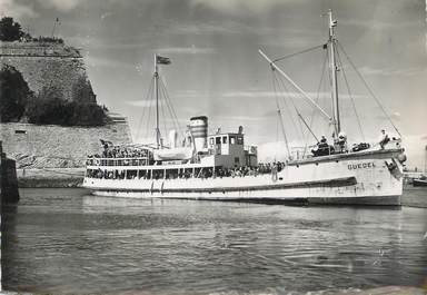 / CPSM FRANCE 56 "Belle Isle en Mer, Le palais, le départ du Guédel" / BATEAU