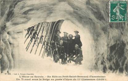 CPA CHASSEUR ALPIN "Petit Saint Bernard, un tunnel sous la neige"