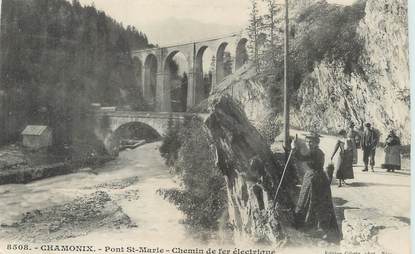 / CPA FRANCE 74 "Chamonix, pont Saint Marie, chemin de fer électrique"
