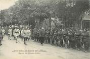 Militaire CPA CHASSEUR ALPIN / Série Les Diables Bleus "La Revue du Général Joffre"