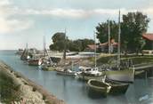 17 Charente Maritime / CPSM FRANCE 17 "Meschers, le port"  /  BATEAU