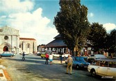 17 Charente Maritime / CPSM FRANCE 17 "Ile d'Oléron, l'église Saint Georges d'Oléron" / CITROEN DS BREAK