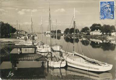 / CPSM FRANCE 17 "Ile d'Oléron, le port de Boyardville"