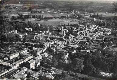 / CPSM FRANCE 17 "Mirambeau, vue aérienne sur la ville"