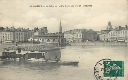 /  CPA FRANCE 44 "Nantes, la Loire davant la Poissonnerie et le Bouffay"