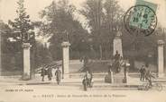 54 Meurthe Et Moselle /  CPA FRANCE 54 "Nancy, Statue de Granville et entrée de la Pépinière"