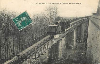 /  CPA FRANCE 52 "Langres, la crémaillère à l'arrivée sur le rempart"