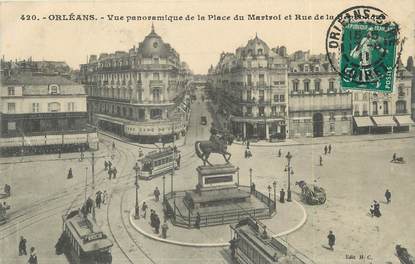 / CPA FRANCE 45 "Orléans, vue panoramique de la place du Martroi" / TRAMWAY