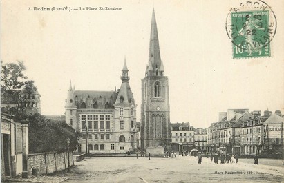 / CPA FRANCE 35 "Redon, la place Saint Sauveur"