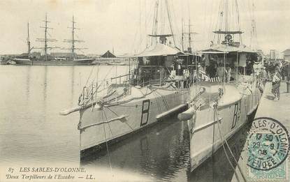 / CPA FRANCE 85 "Les Sables d'Olonne, deux torpilleurs de l'Escadre"
