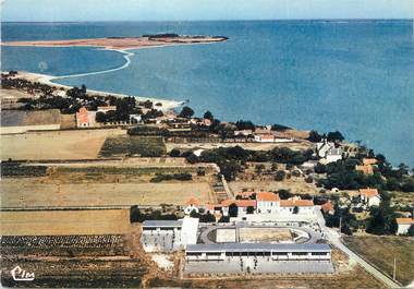 / CPSM FRANCE 17 "Port des Barques, vue aérienne, les écoles"