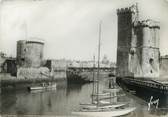 17 Charente Maritime / CPSM FRANCE 17 "La Rochelle, entrée du port "