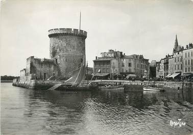 / CPSM FRANCE 17 "La Rochelle, tour et quai de la Chaine"