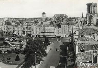 / CPSM FRANCE 17 "La Rochelle, église Saint Sauveur et Cathédrale"