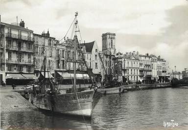 / CPSM FRANCE 17 "La Rochelle, quai Duperré"